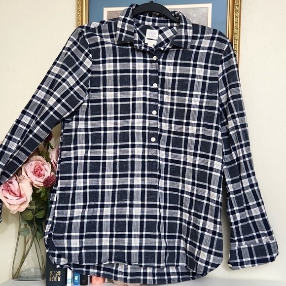 J. Crew Factory Tops - J.Crew Boy Fit Top Oversized Flowy Contemporary 2yk Minimalist Preppy Small